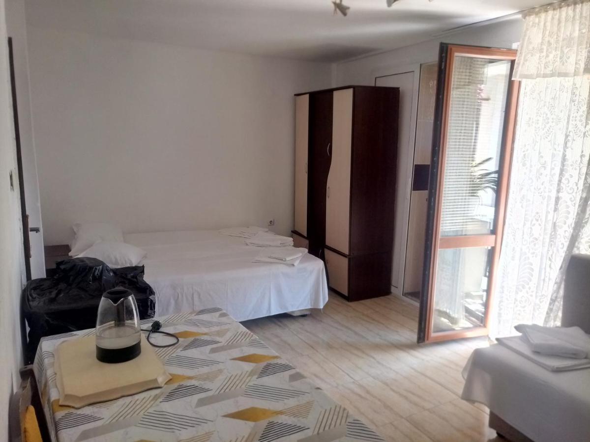 Farlalievi Guest House 소조폴 외부 사진