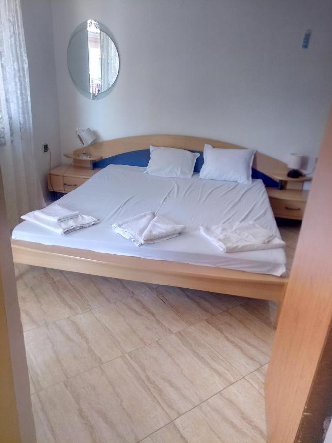 Farlalievi Guest House 소조폴 외부 사진