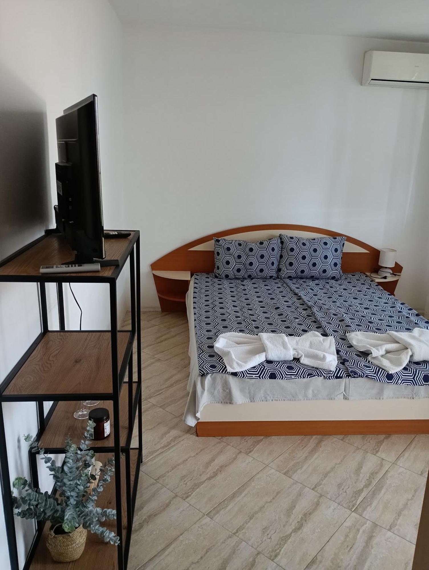 Farlalievi Guest House 소조폴 외부 사진